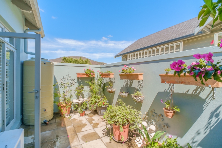 3 Bedroom Property for Sale in Lake Michelle Western Cape